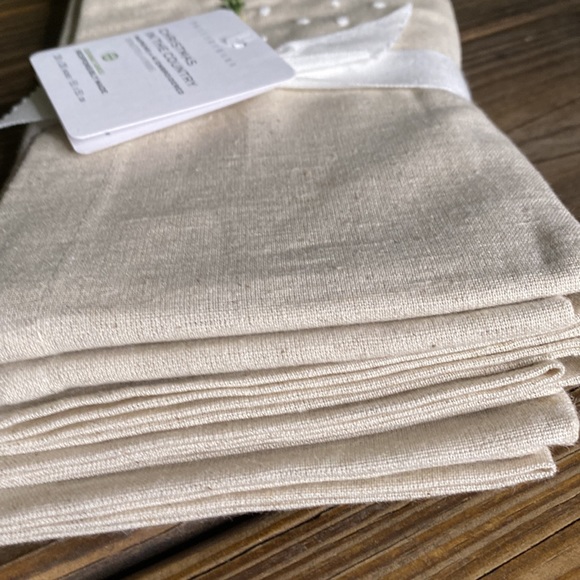 Pottery Barn Christmas in the Country Embroidered Cotton/Linen Napkins -Set of 4 - Picture 15 of 16